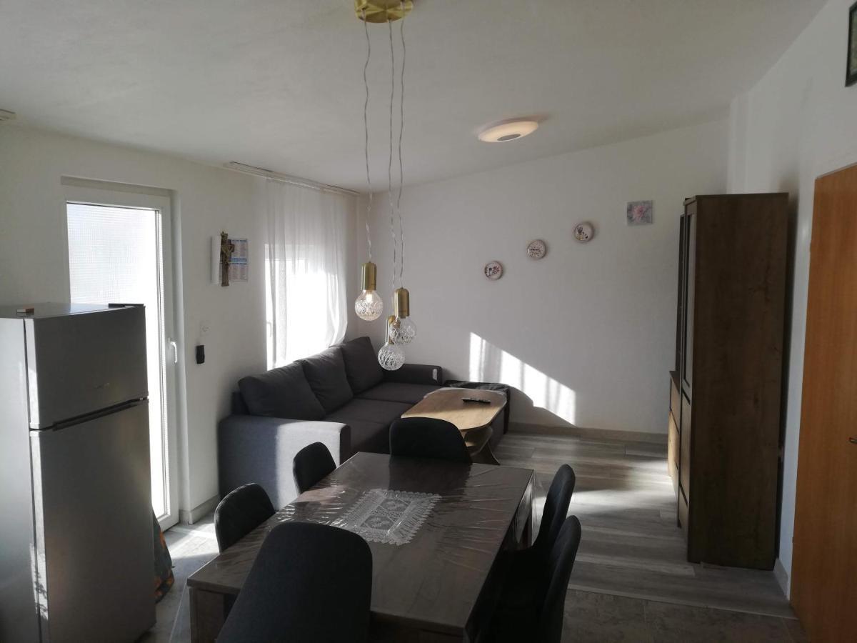 Apartman Kety Vir Dış mekan fotoğraf